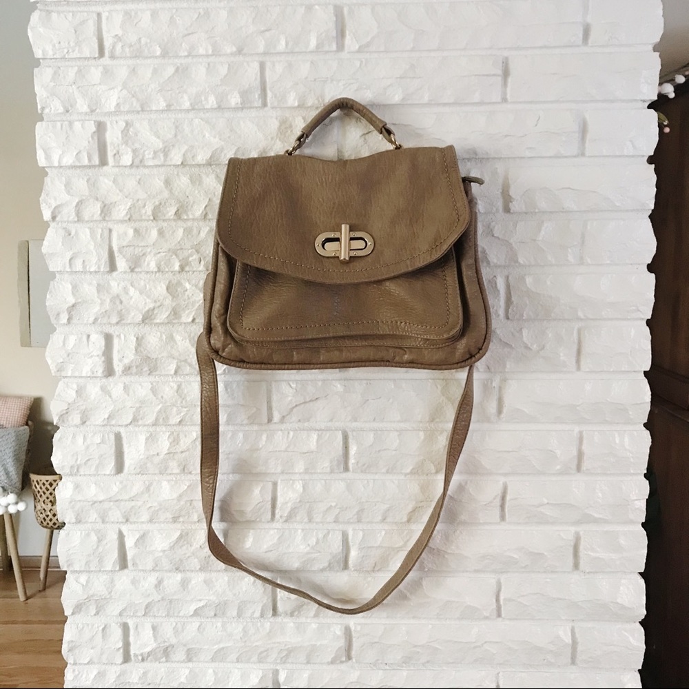 Elegant Tan Crossbody Bag